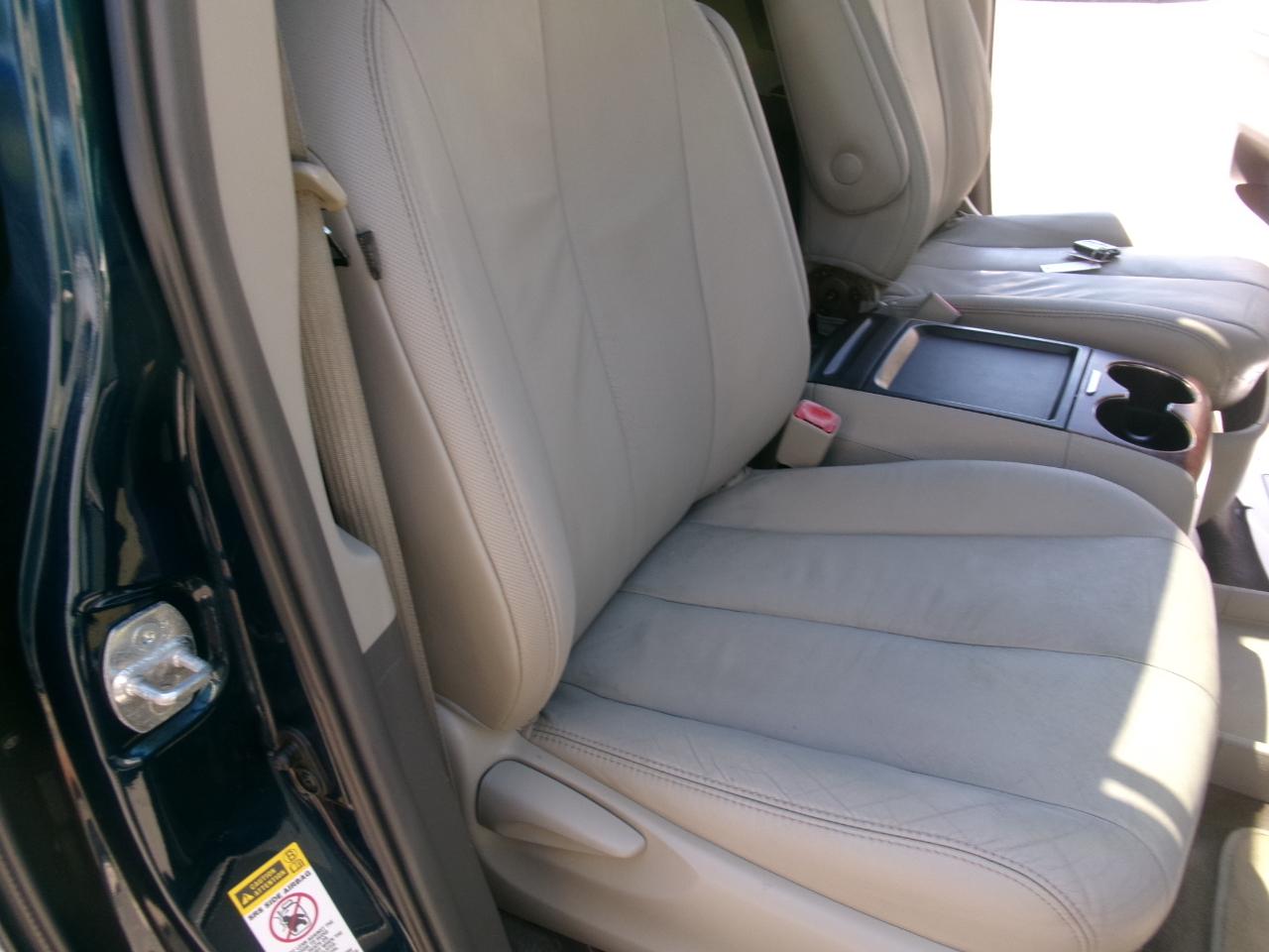 Toyota Sienna  2011