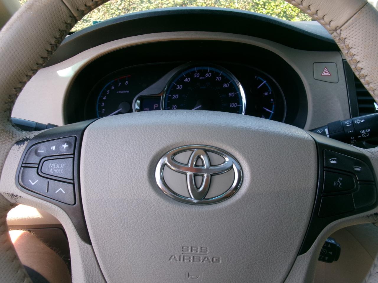 Toyota Sienna  2011