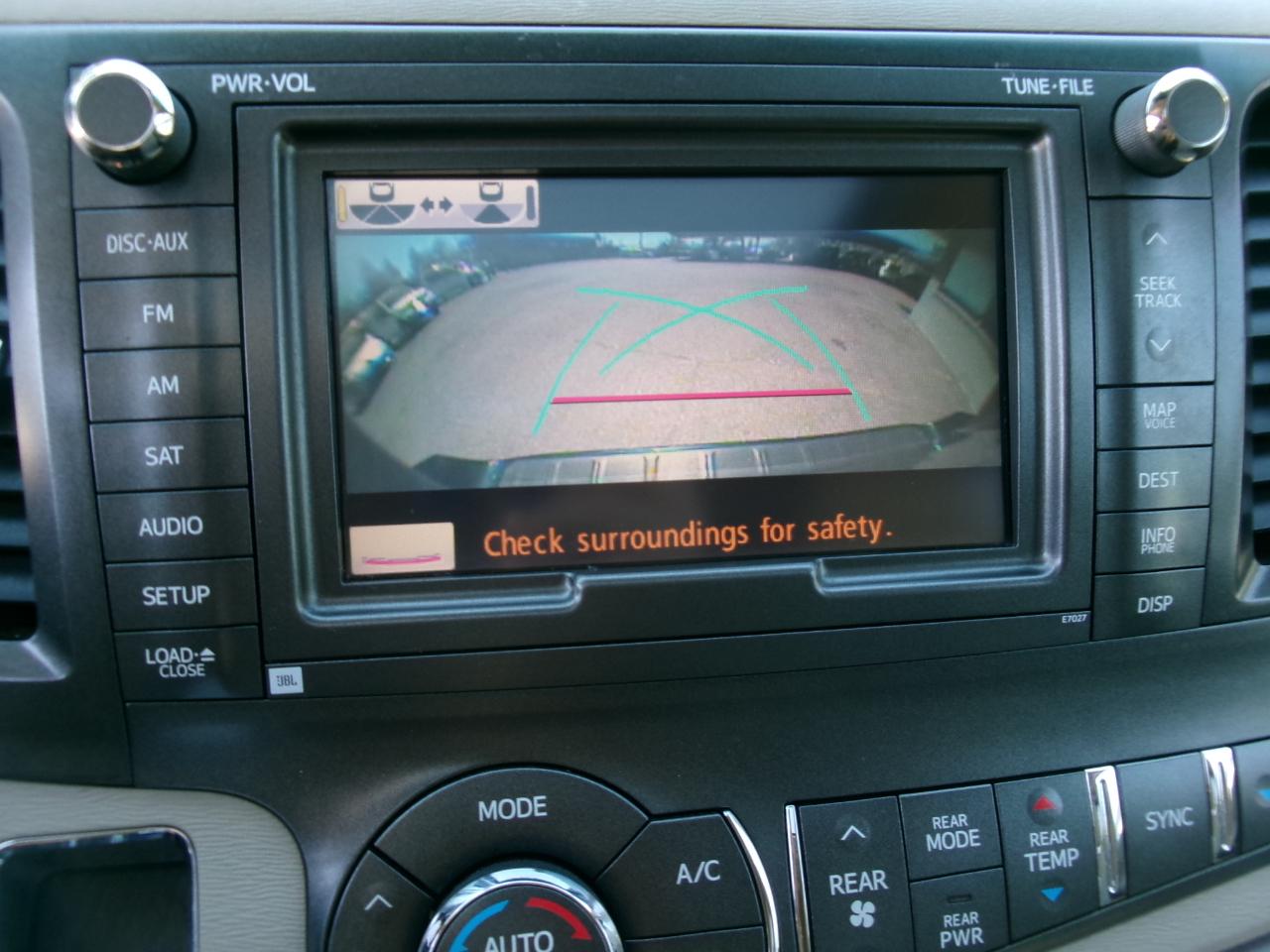 Toyota Sienna  2011