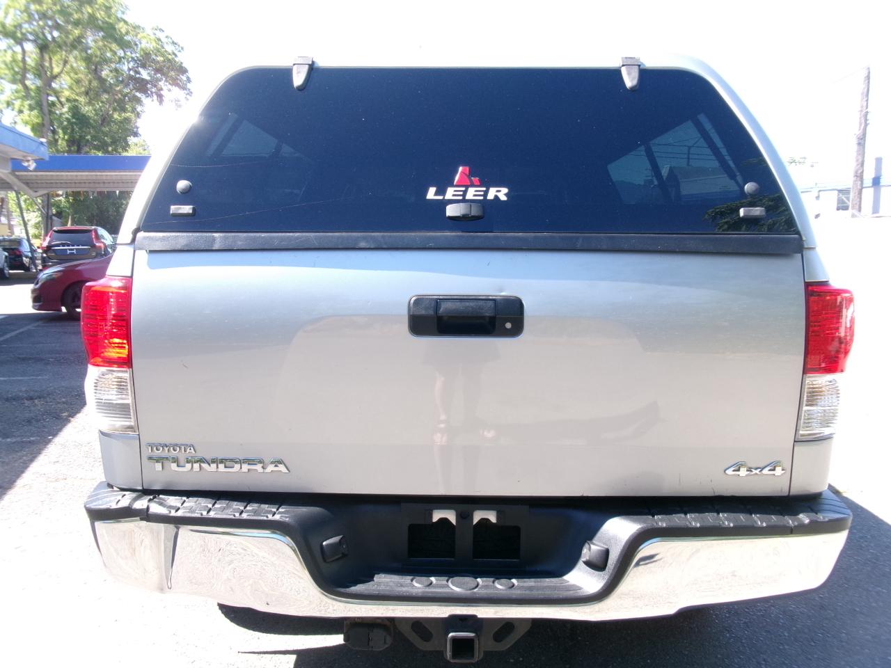 Toyota Tundra Tundra-Grade Double Cab 4.6L 4WD 2010