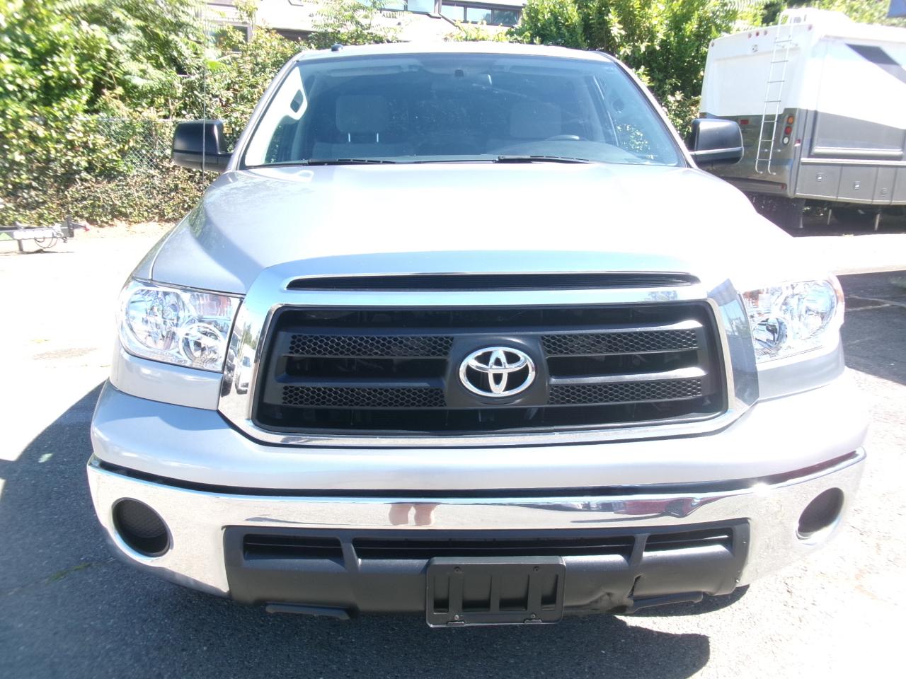 Toyota Tundra Tundra-Grade Double Cab 4.6L 4WD 2010