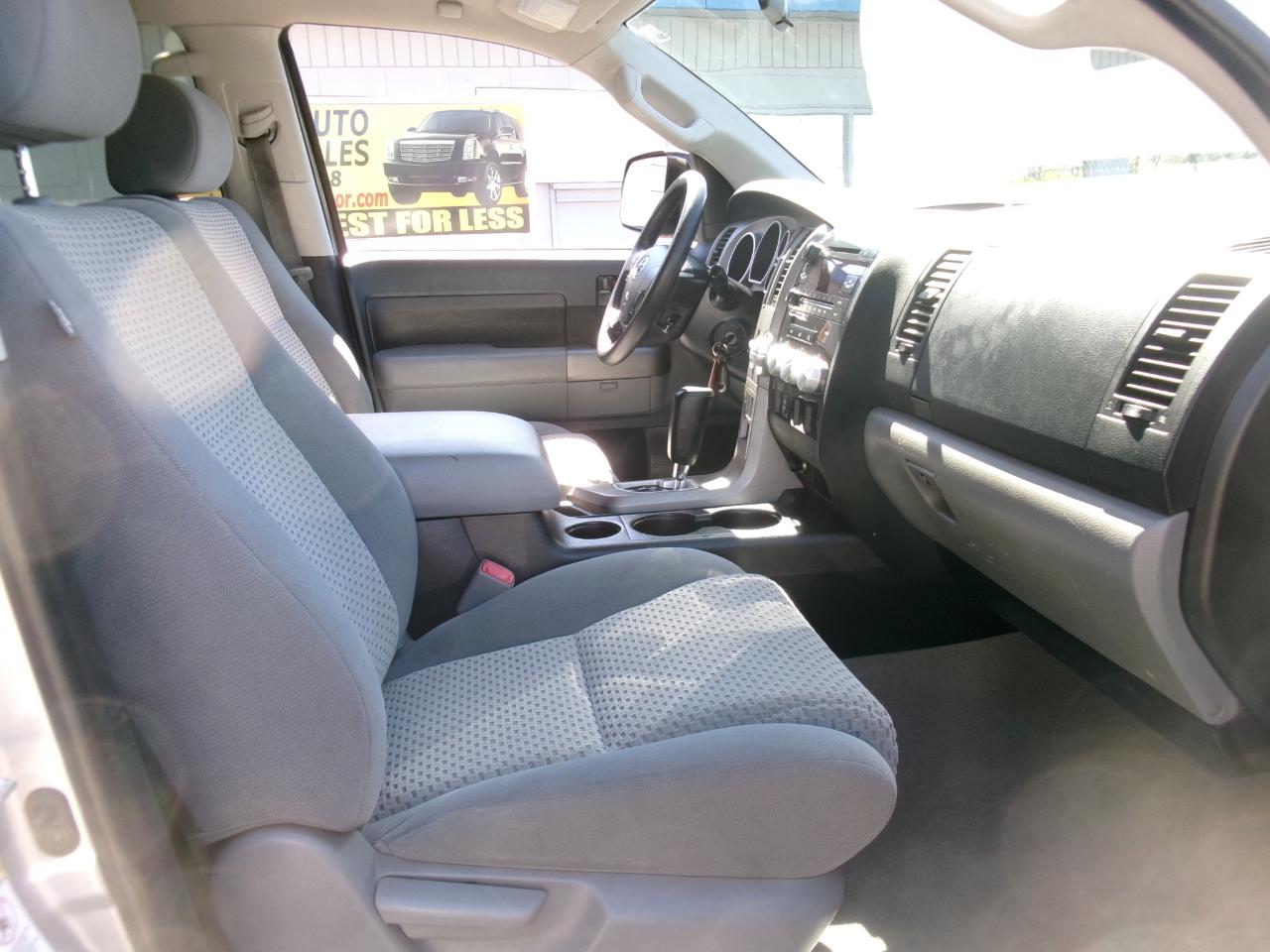 Toyota Tundra Tundra-Grade Double Cab 4.6L 4WD 2010