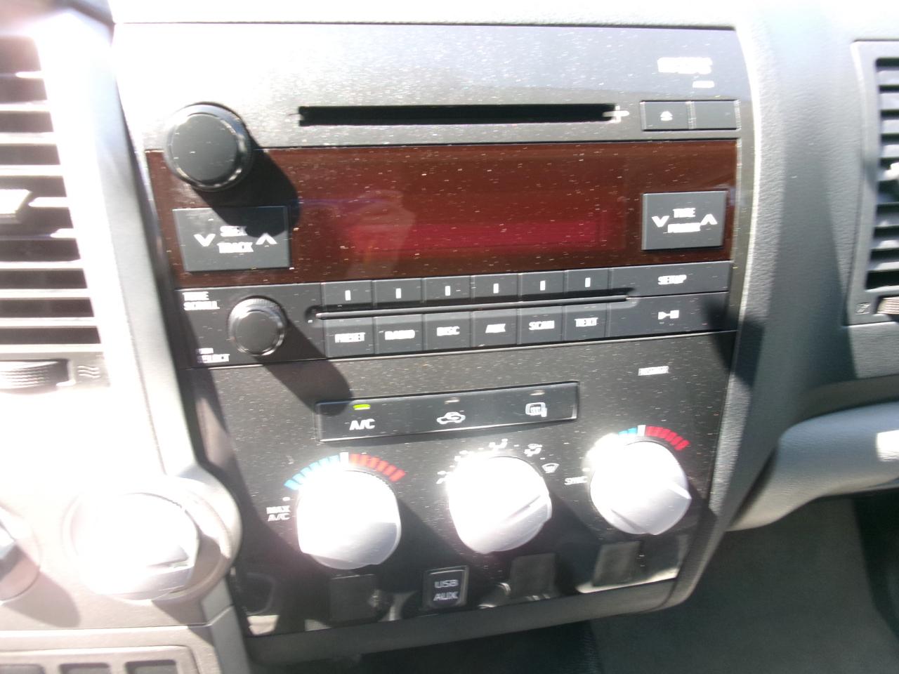 Toyota Tundra Tundra-Grade Double Cab 4.6L 4WD 2010