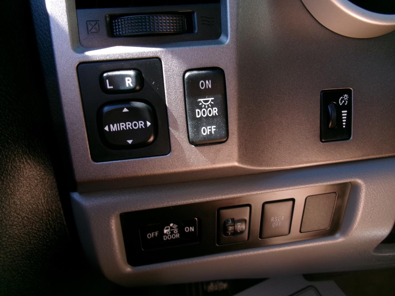 Toyota Tundra Tundra-Grade Double Cab 4.6L 4WD 2010