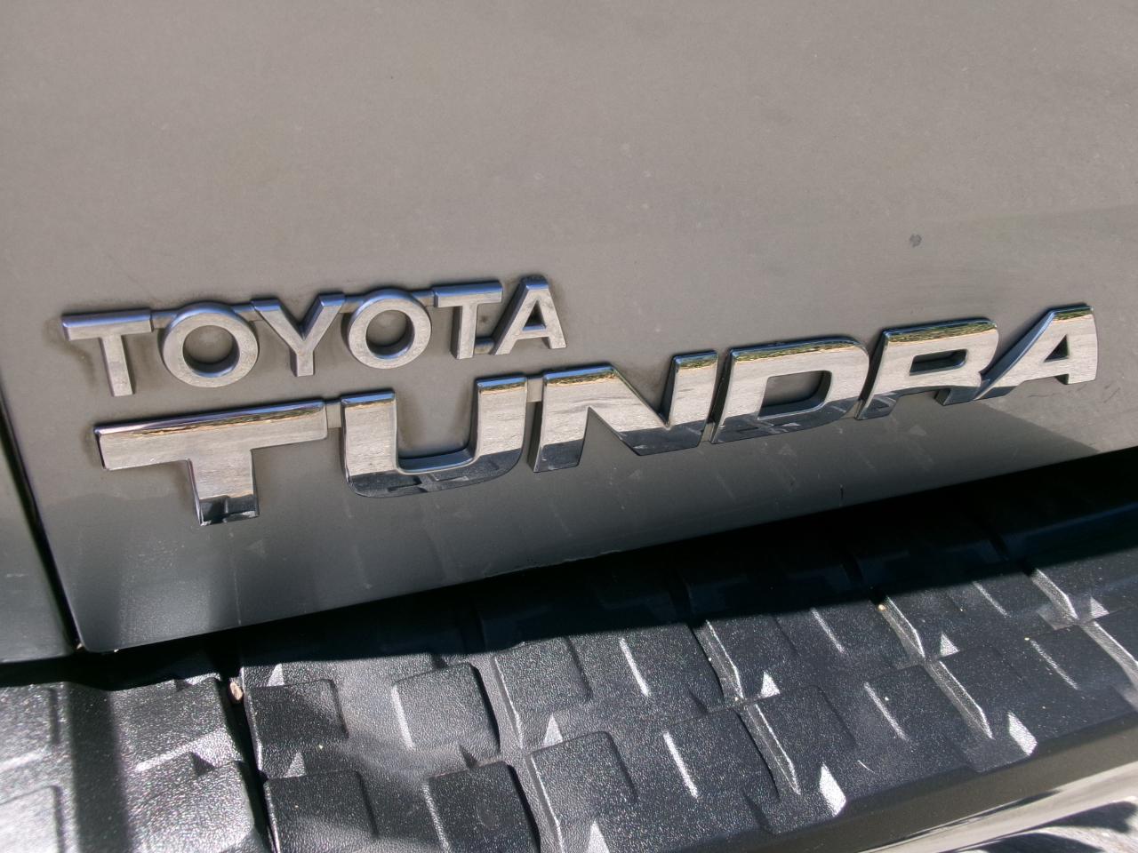 Toyota Tundra Tundra-Grade Double Cab 4.6L 4WD 2010