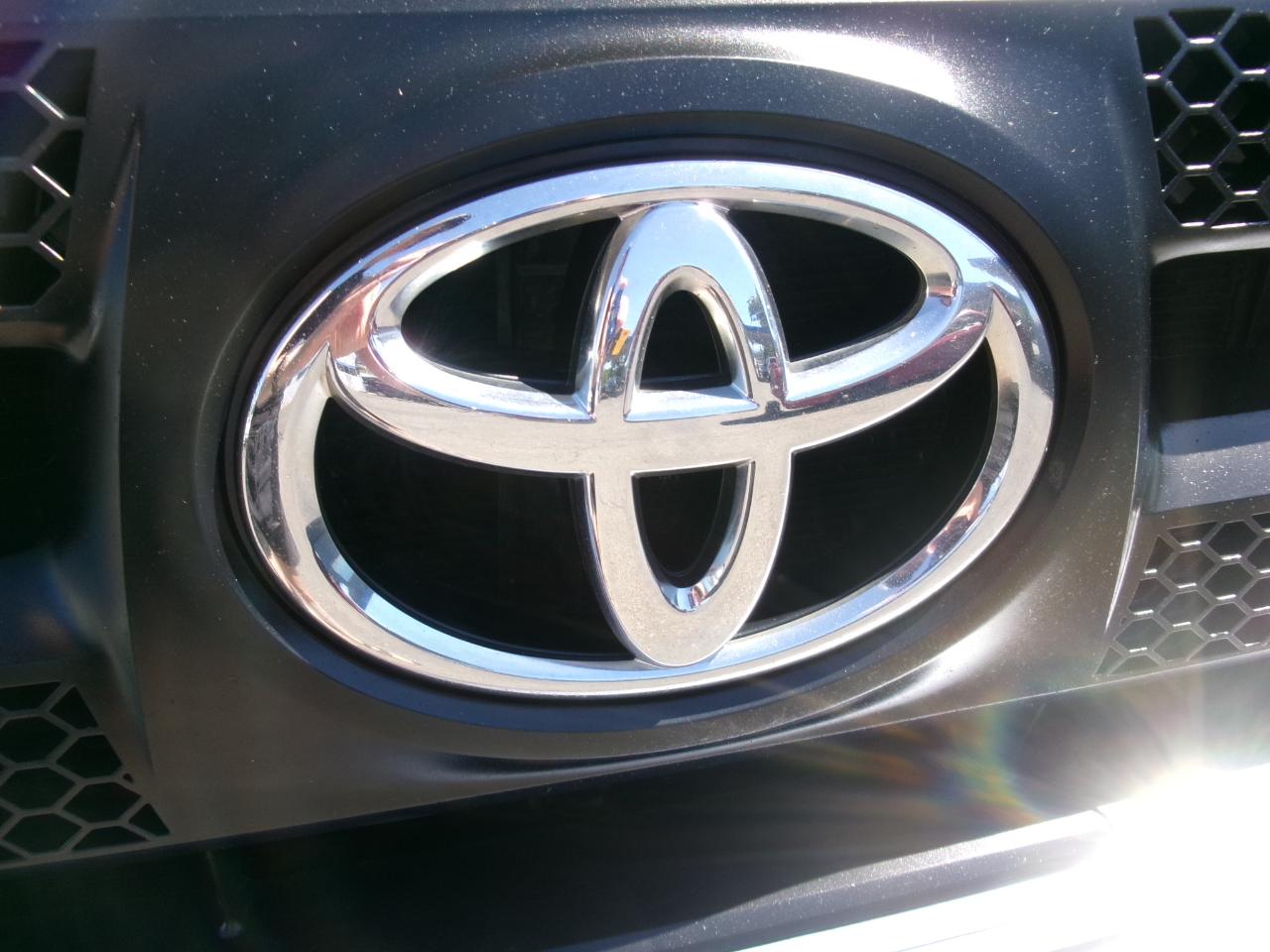 Toyota Tundra Tundra-Grade Double Cab 4.6L 4WD 2010