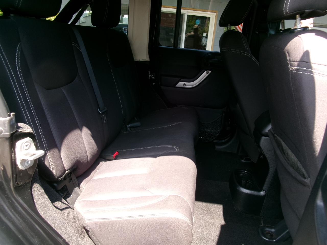 Jeep Wrangler Unlimited Sahara 4WD 2014