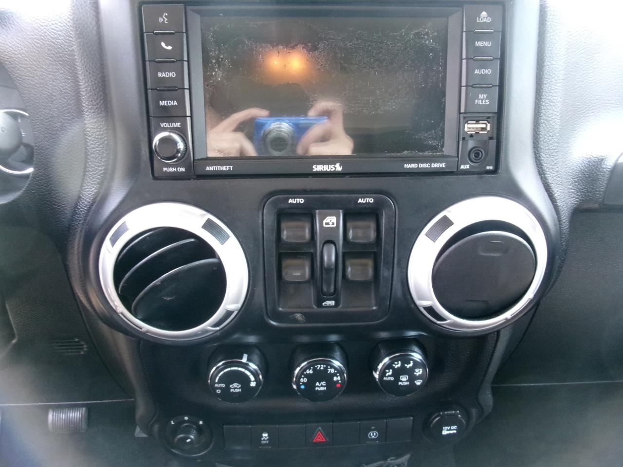 Jeep Wrangler Unlimited Sahara 4WD 2014