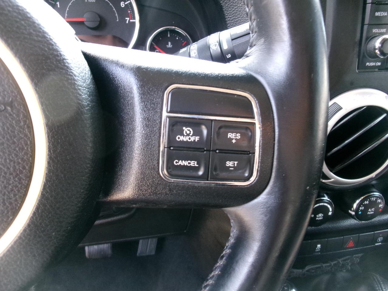 Jeep Wrangler Unlimited Sahara 4WD 2014