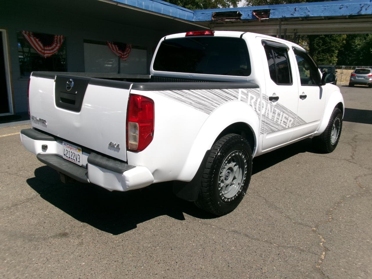 Nissan Frontier S Crew Cab 4WD at 2012