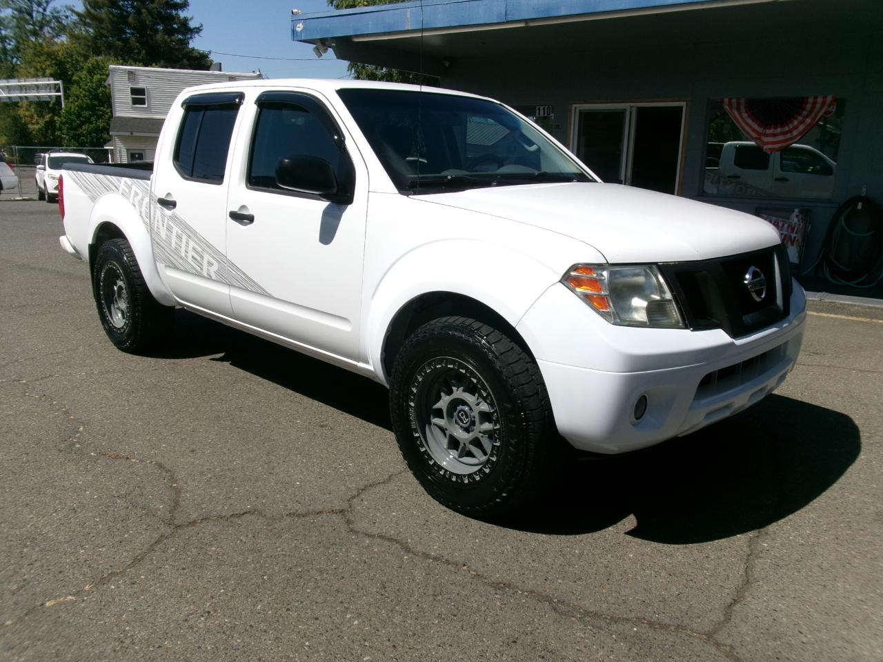 Nissan Frontier S Crew Cab 4WD at 2012