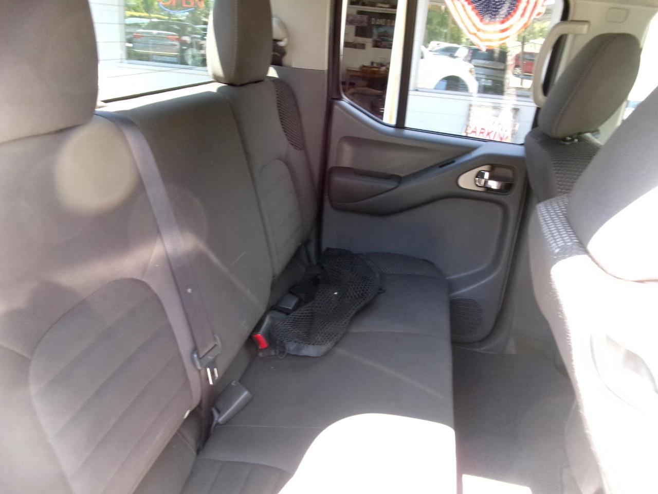 Nissan Frontier S Crew Cab 4WD at 2012