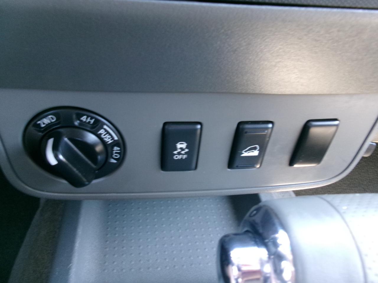 Nissan Frontier S Crew Cab 4WD at 2012