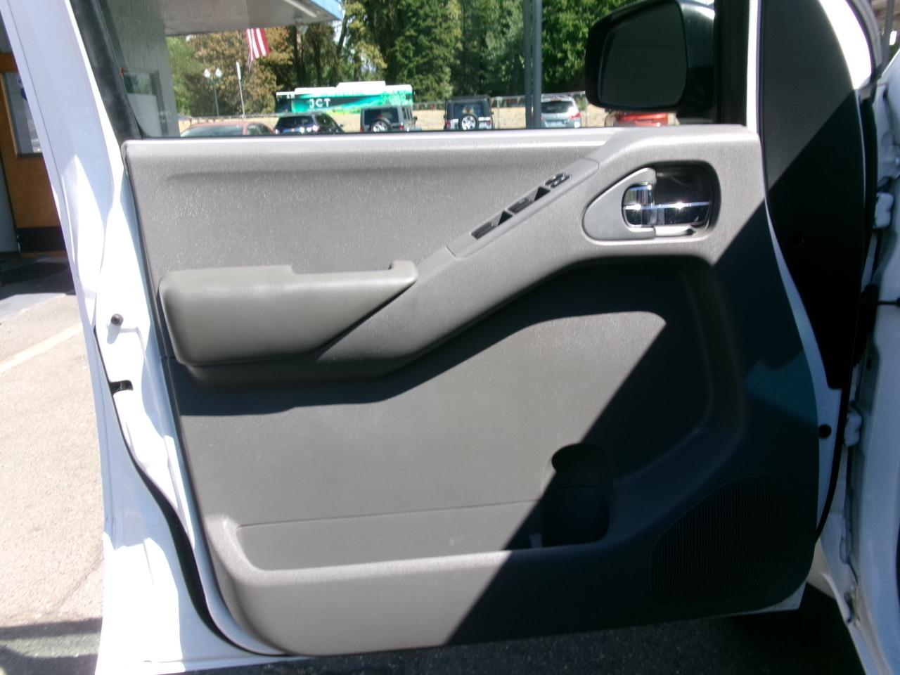 Nissan Frontier S Crew Cab 4WD at 2012