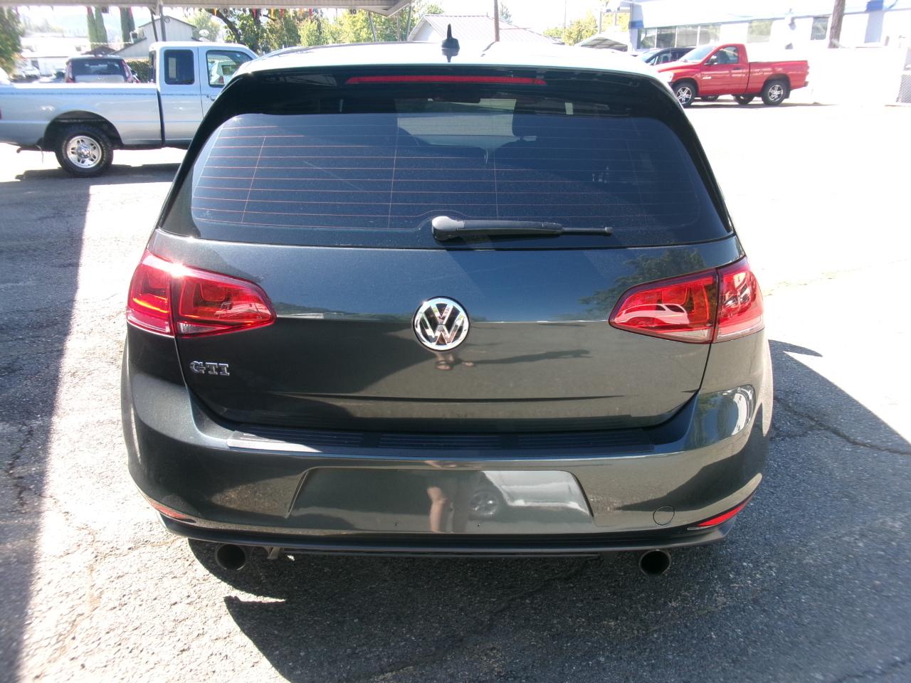 Volkswagen GTI SE 6A 4-Door 2016