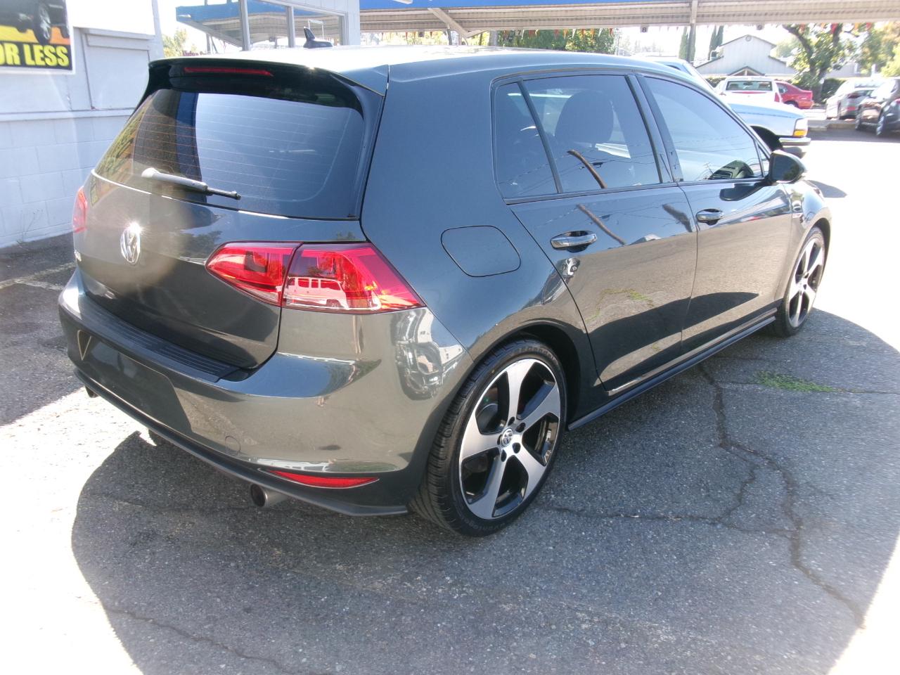 Volkswagen GTI SE 6A 4-Door 2016
