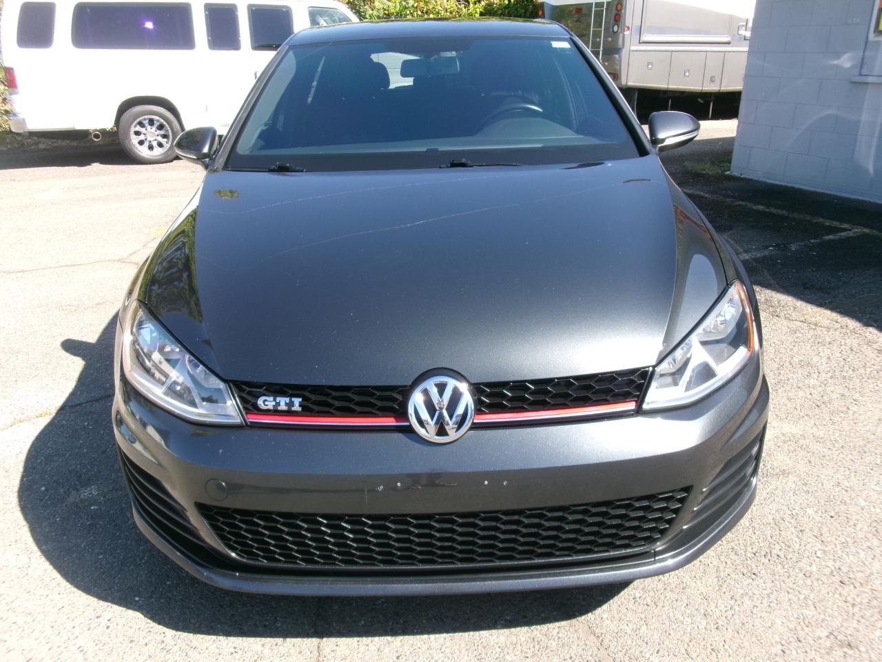 Volkswagen GTI SE 6A 4-Door 2016
