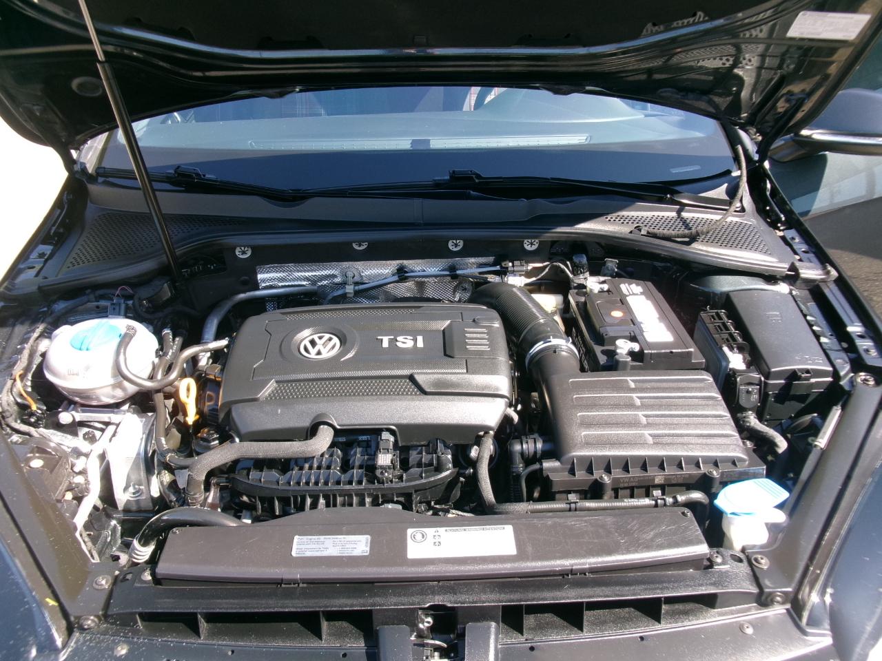 Volkswagen GTI SE 6A 4-Door 2016