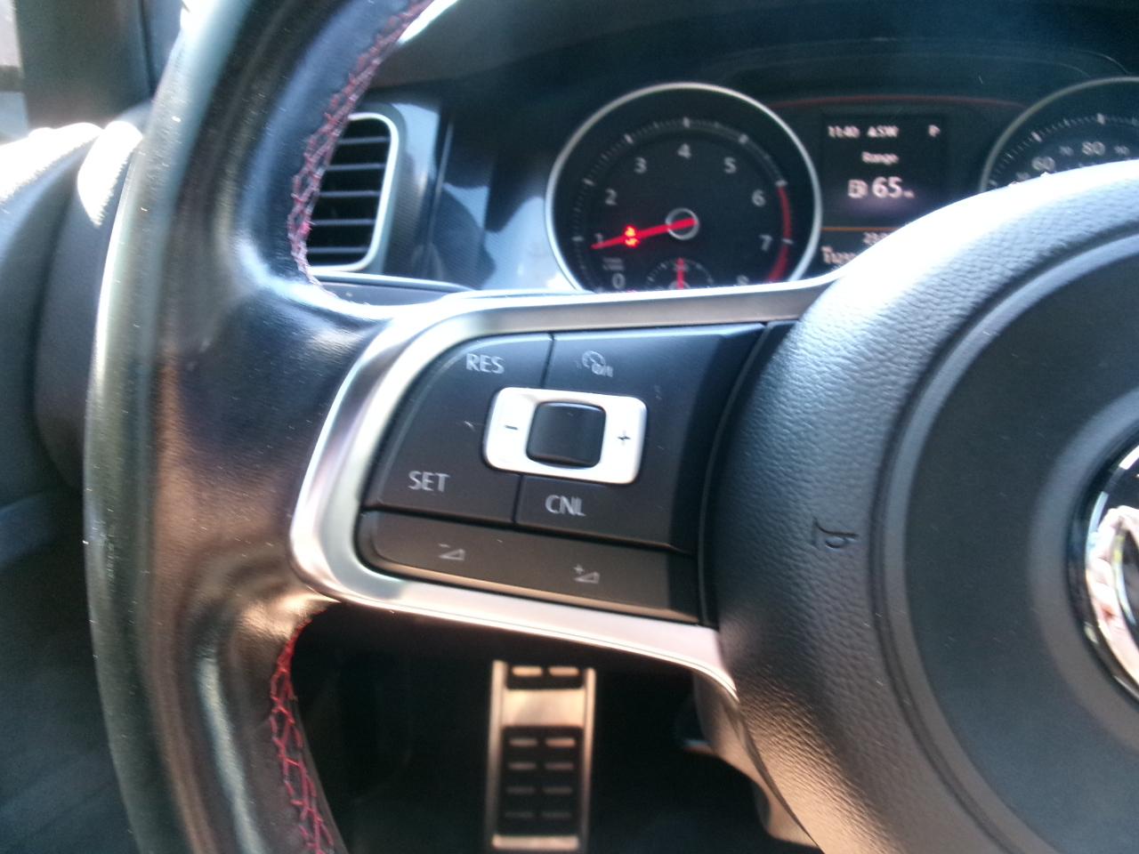 Volkswagen GTI SE 6A 4-Door 2016