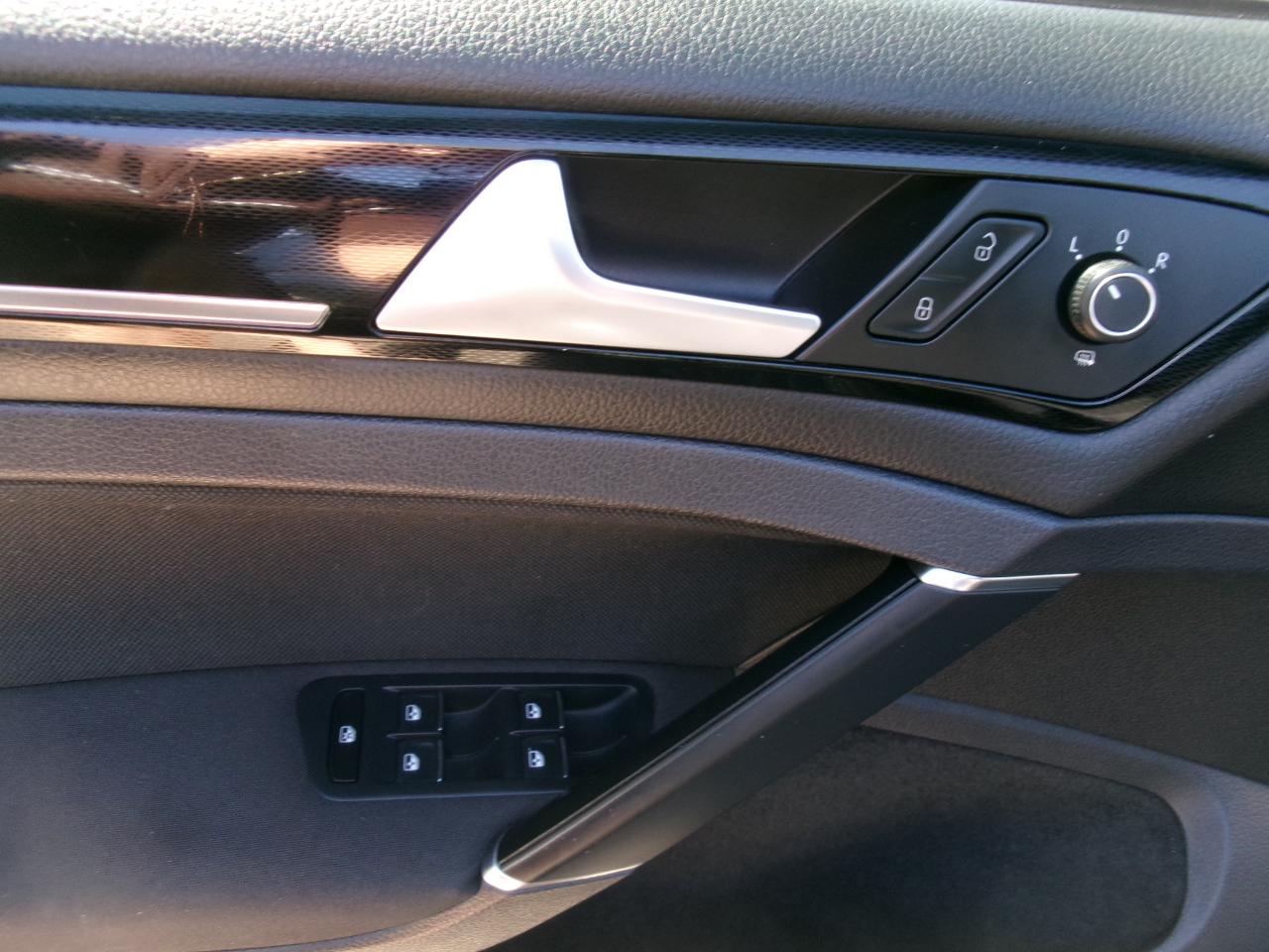 Volkswagen GTI SE 6A 4-Door 2016