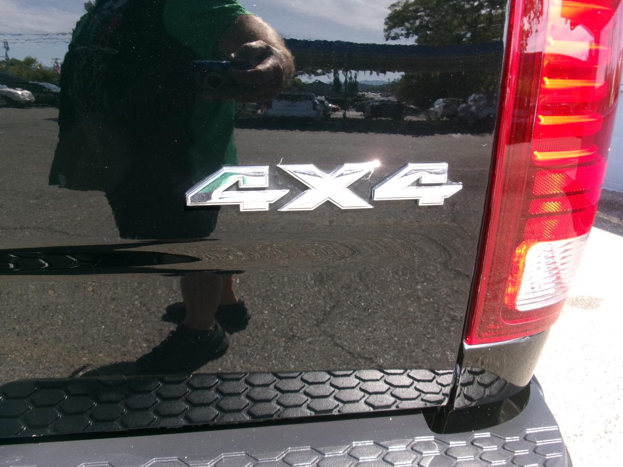 RAM 1500 Sport Quad Cab 4WD 2013