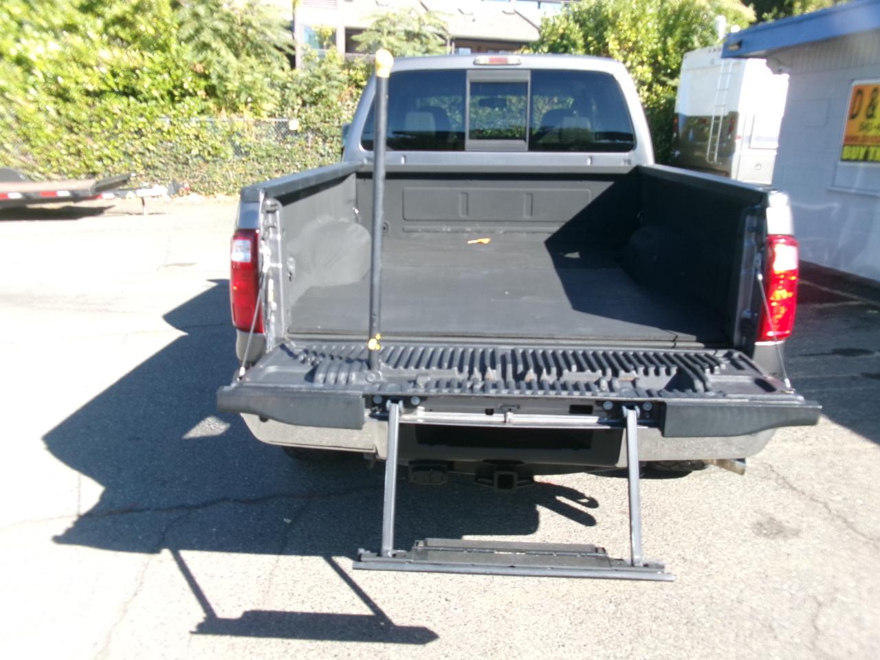 Ford F-250 SD XLT Crew Cab 4WD 2009