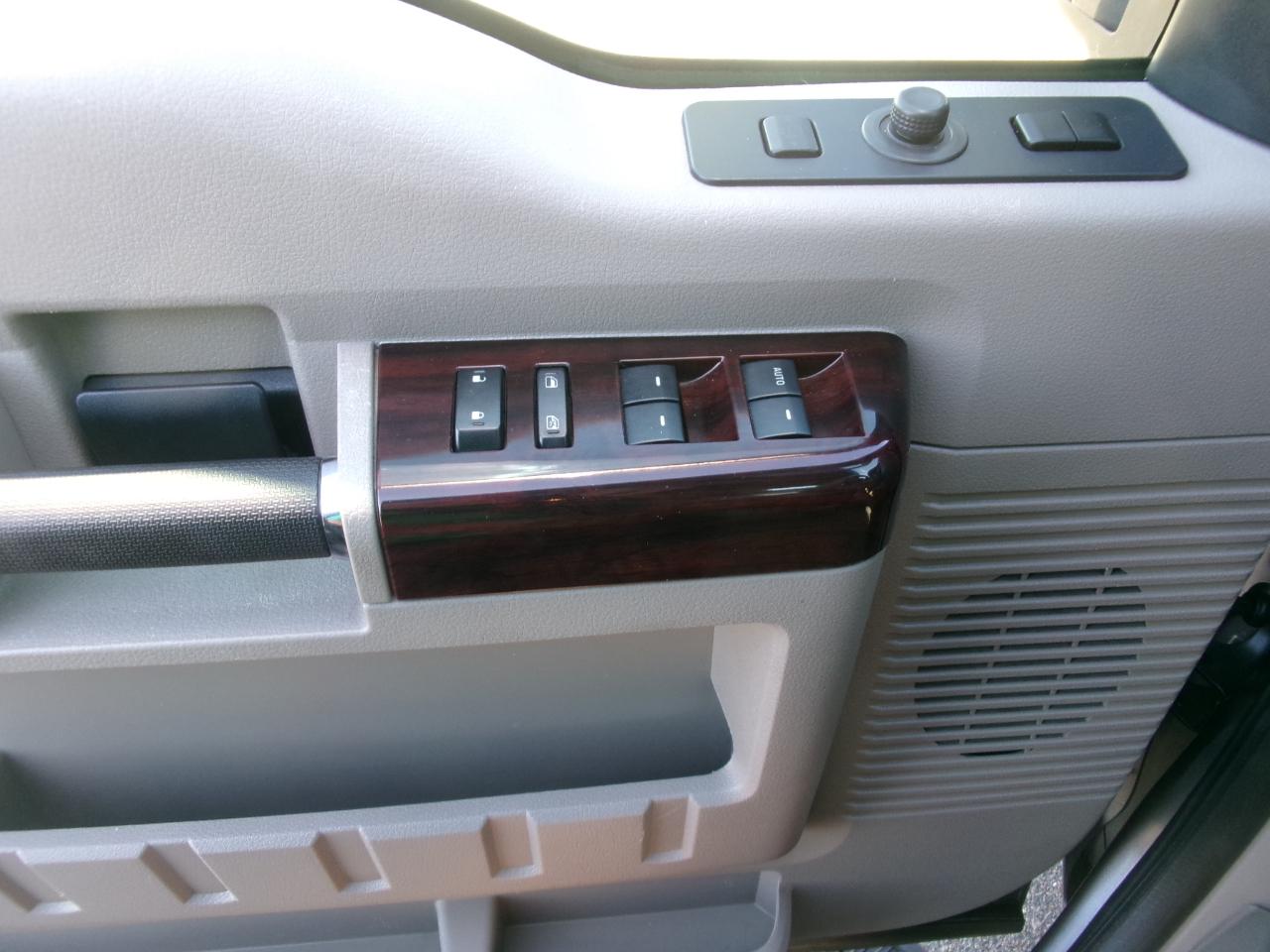 Ford F-250 SD XLT Crew Cab 4WD 2009