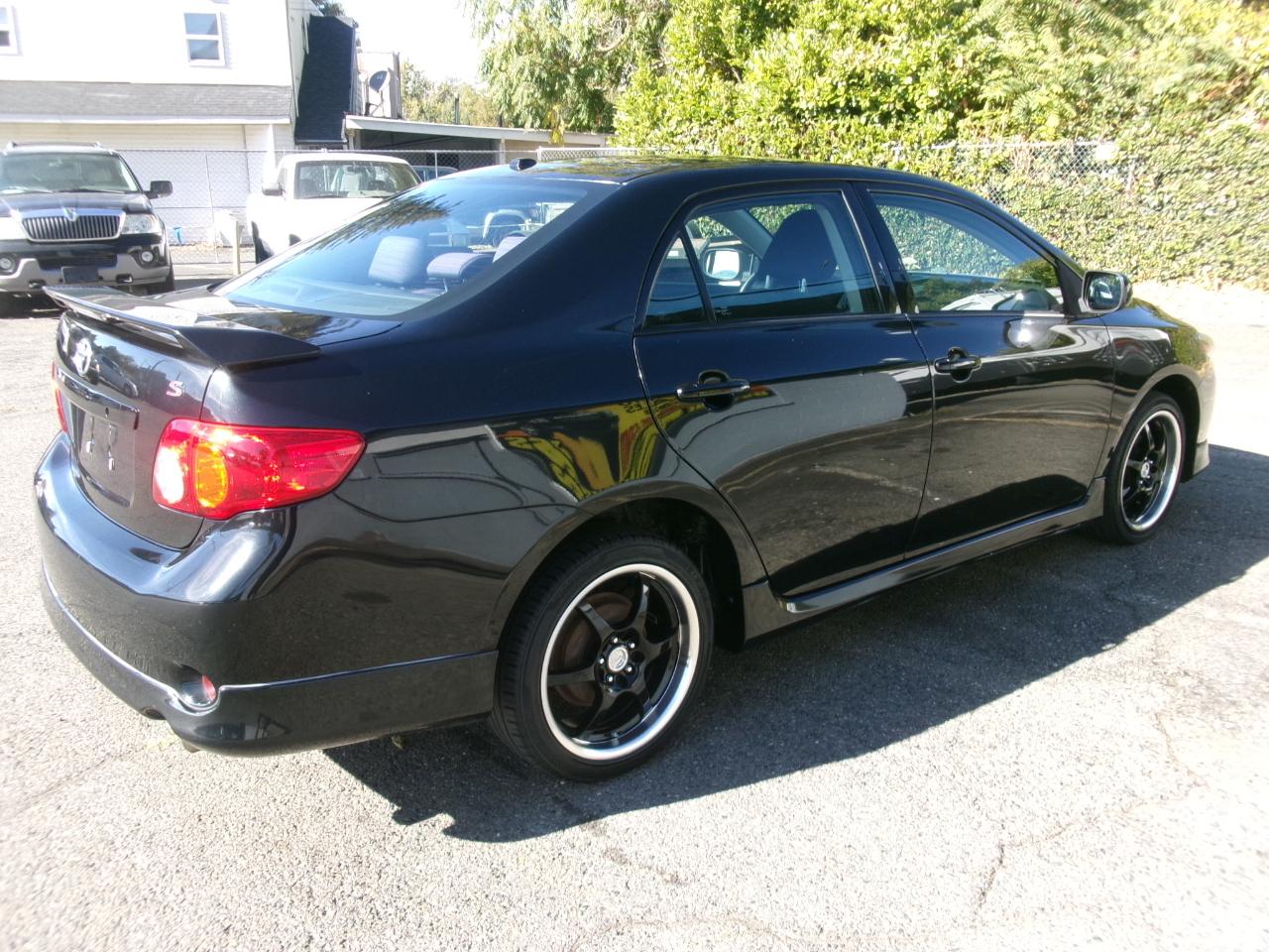 Toyota Corolla S 4-Speed AT 2010