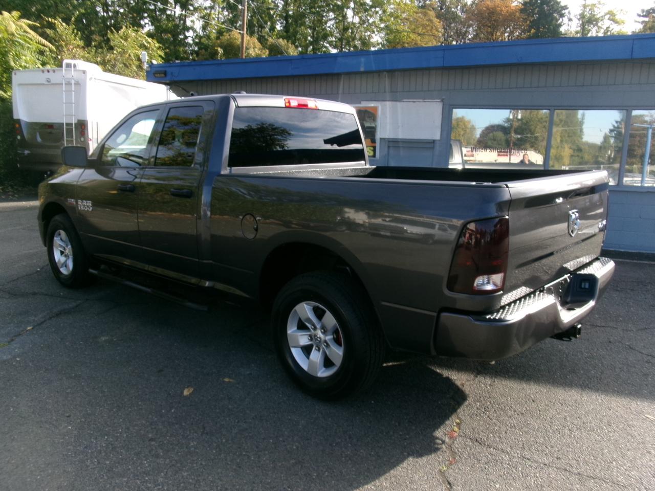 RAM 1500 Tradesman Quad Cab 4WD 2014