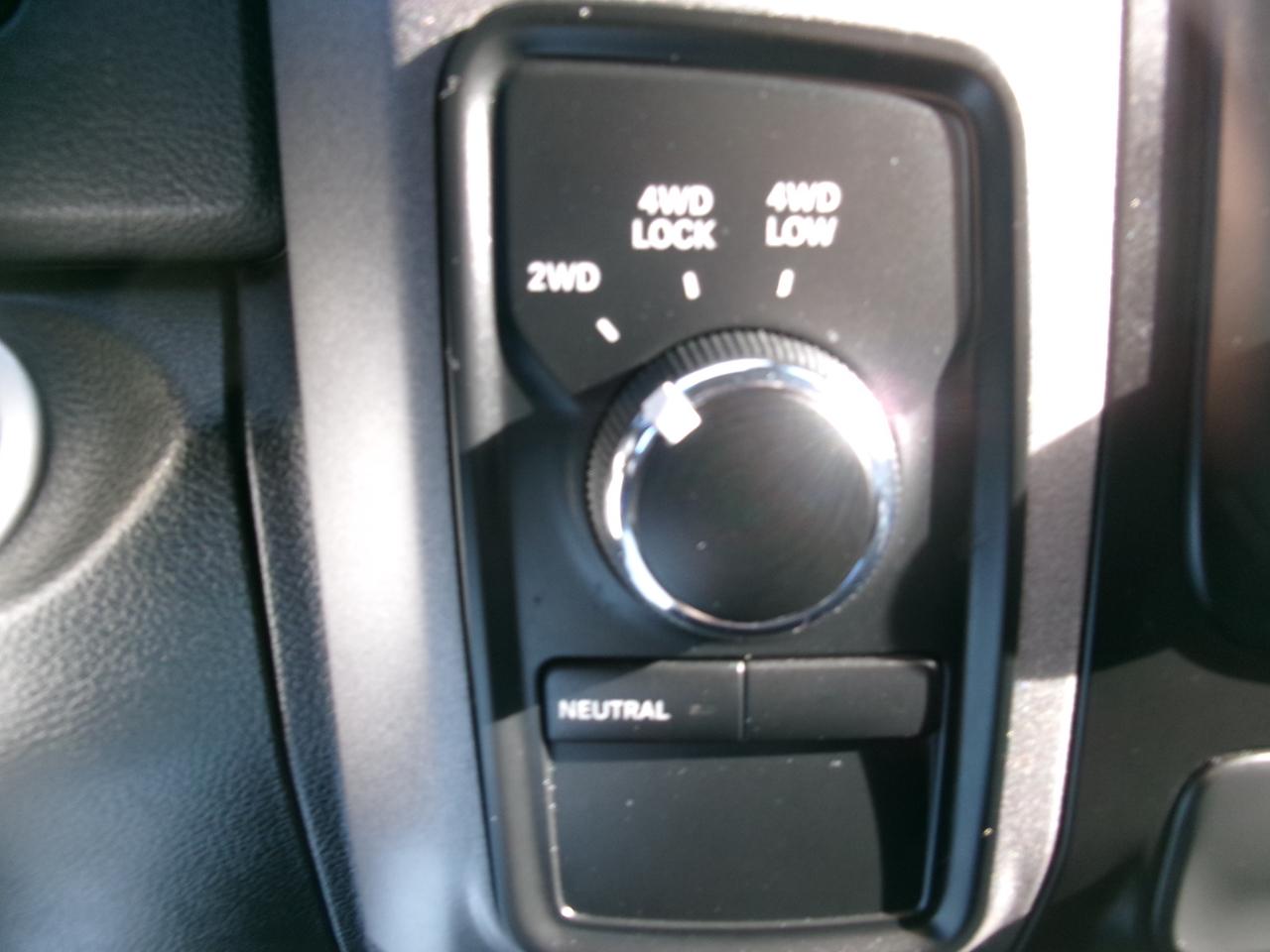 RAM 1500 Tradesman Quad Cab 4WD 2014