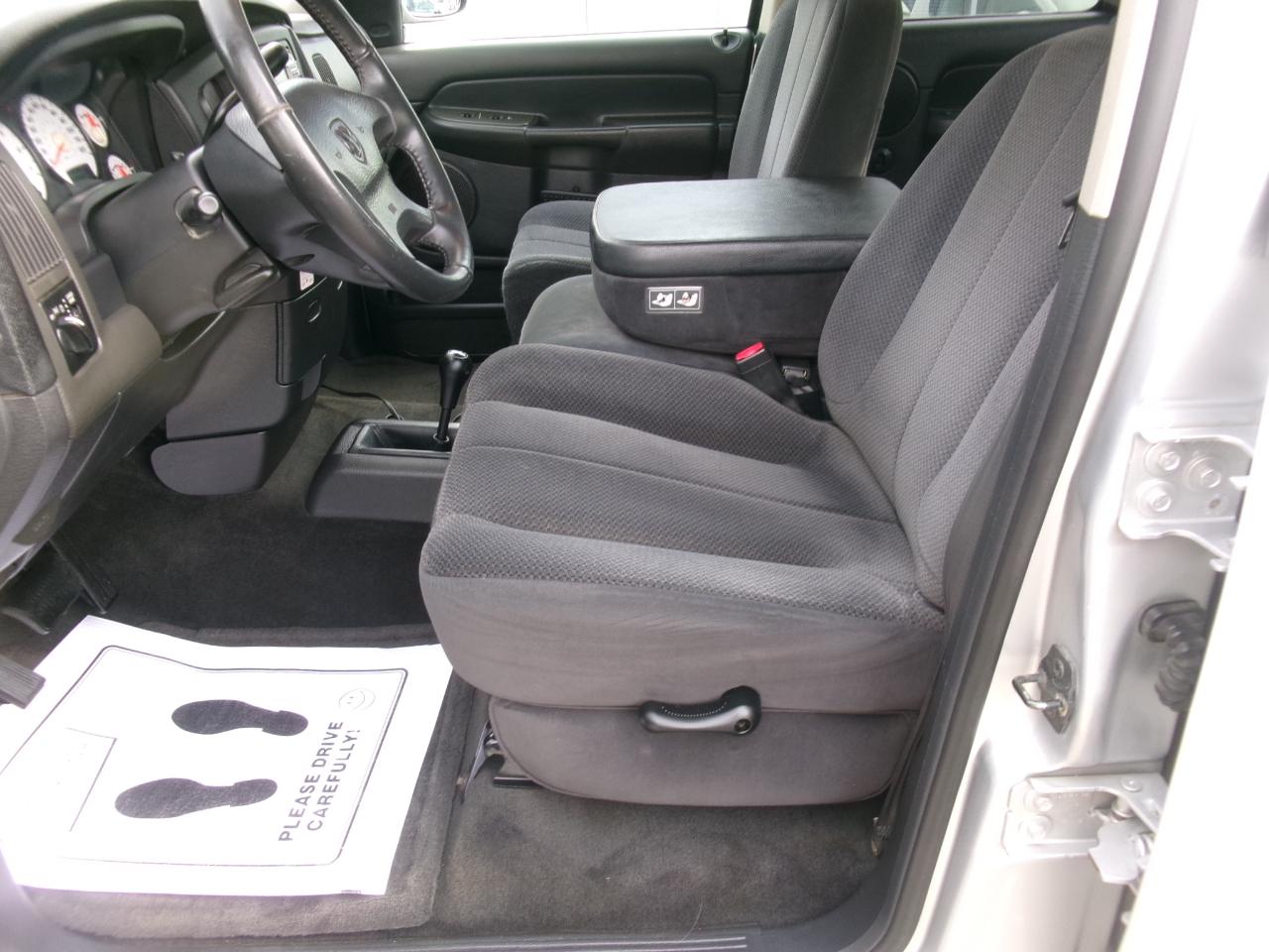 Dodge Ram 1500 Quad Cab Short Bed 4WD 2002