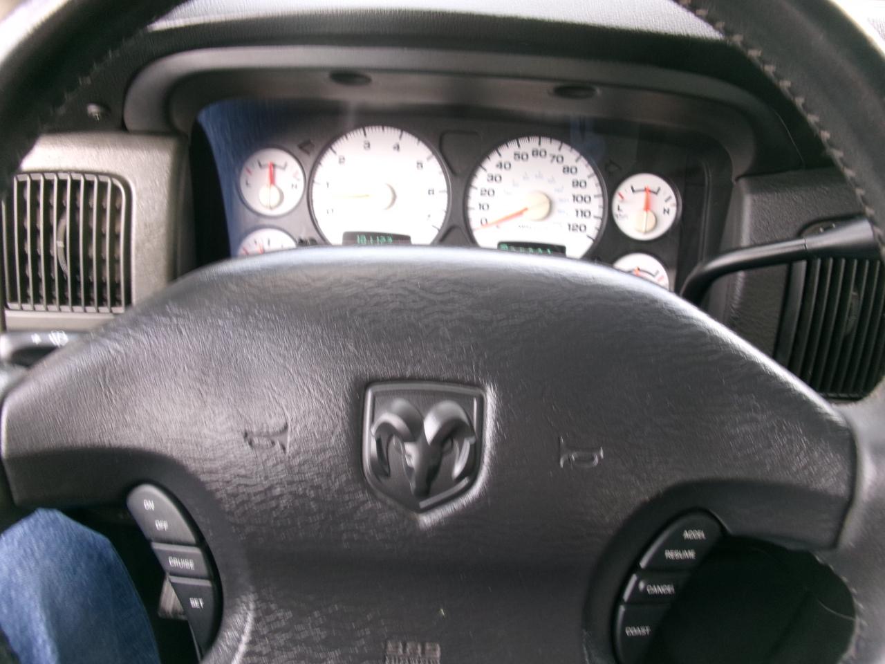 Dodge Ram 1500 Quad Cab Short Bed 4WD 2002
