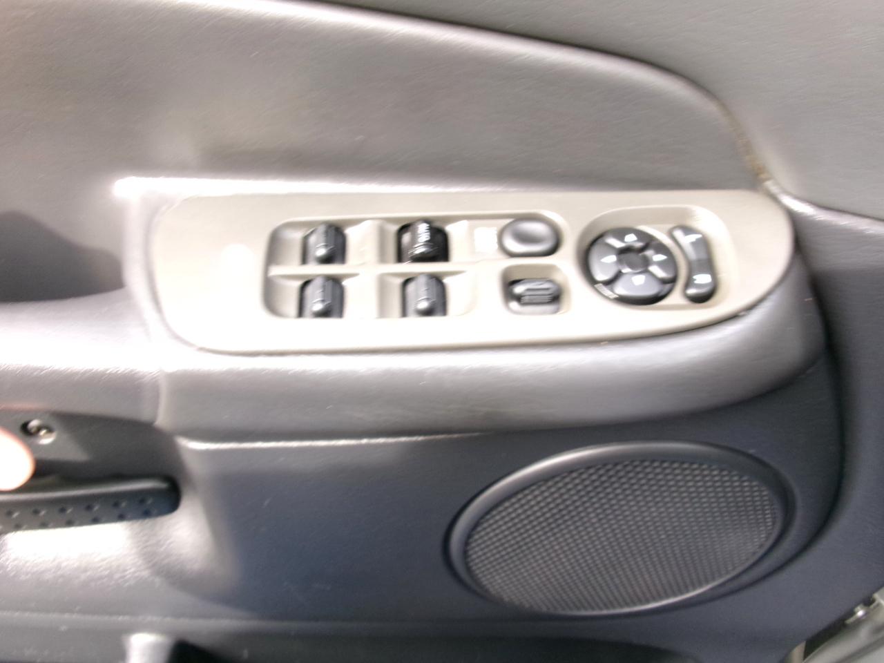 Dodge Ram 1500 Quad Cab Short Bed 4WD 2002