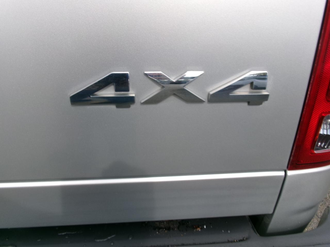 Dodge Ram 1500 Quad Cab Short Bed 4WD 2002