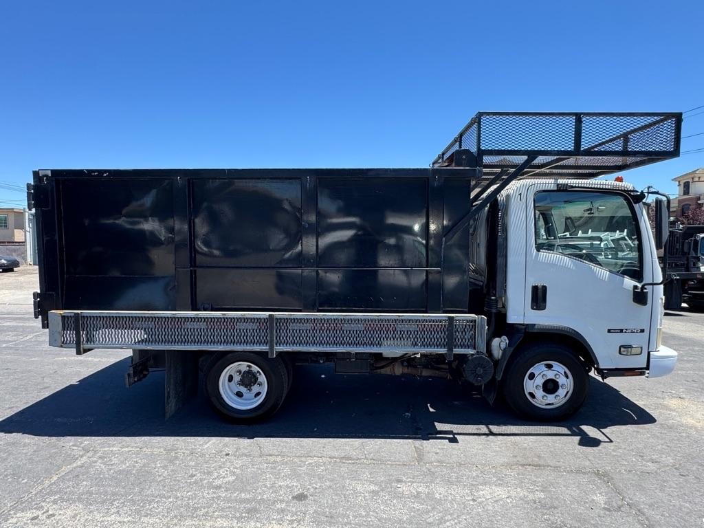Isuzu NPR  2013