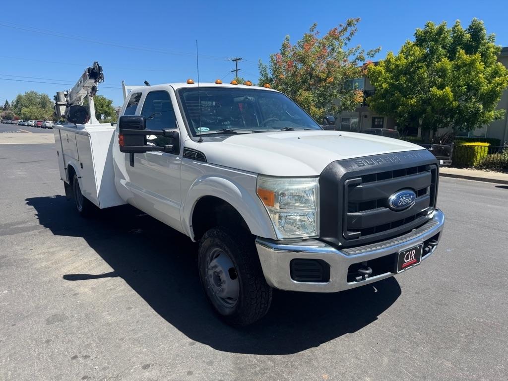 2015 Ford F-350 Super Duty Chassis Cab XL - Photo 2