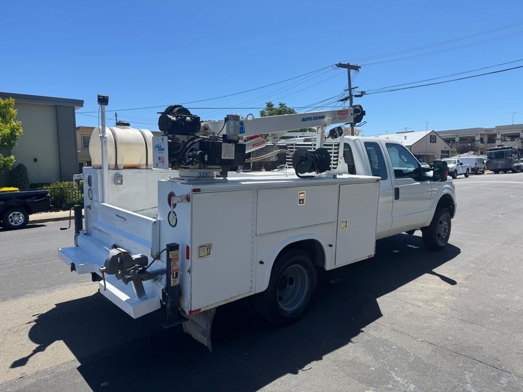2015 Ford F-350 Super Duty Chassis Cab XL - Photo 4
