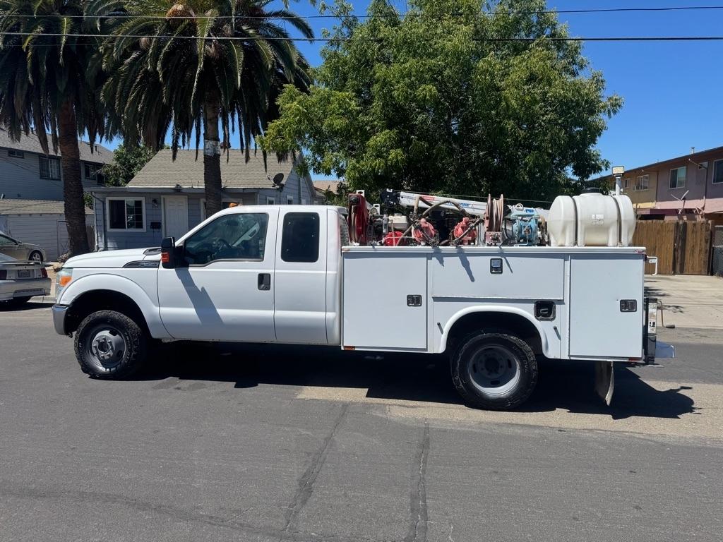 2015 Ford F-350 Super Duty Chassis Cab XL - Photo 6