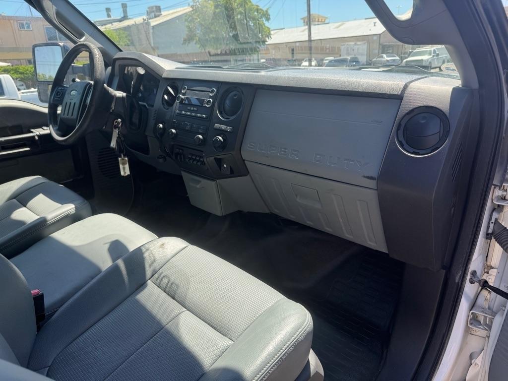 2015 Ford F-350 Super Duty Chassis Cab XL - Photo 20