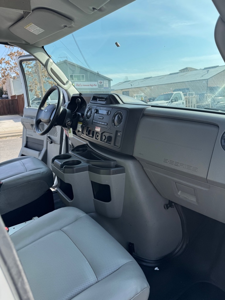 Ford Econoline  2012