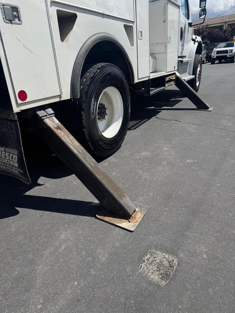 Freightliner M2-106  2018