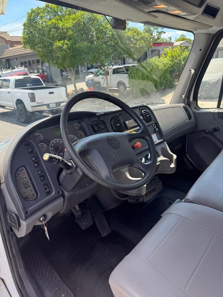 Freightliner M2-106  2018