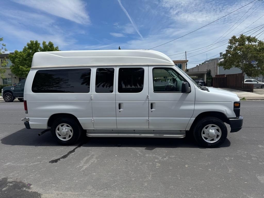 Ford Econoline  2008