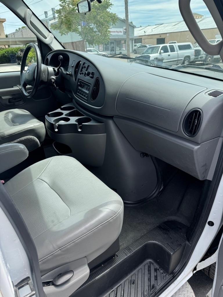 Ford Econoline  2008