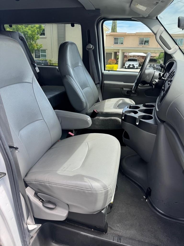 Ford Econoline  2008