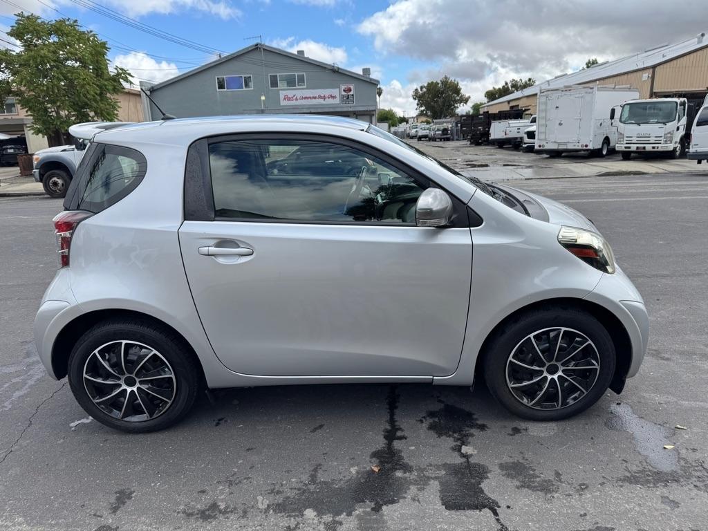 Scion iQ  2012