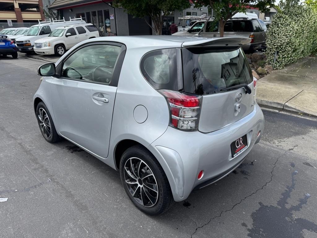 Scion iQ  2012