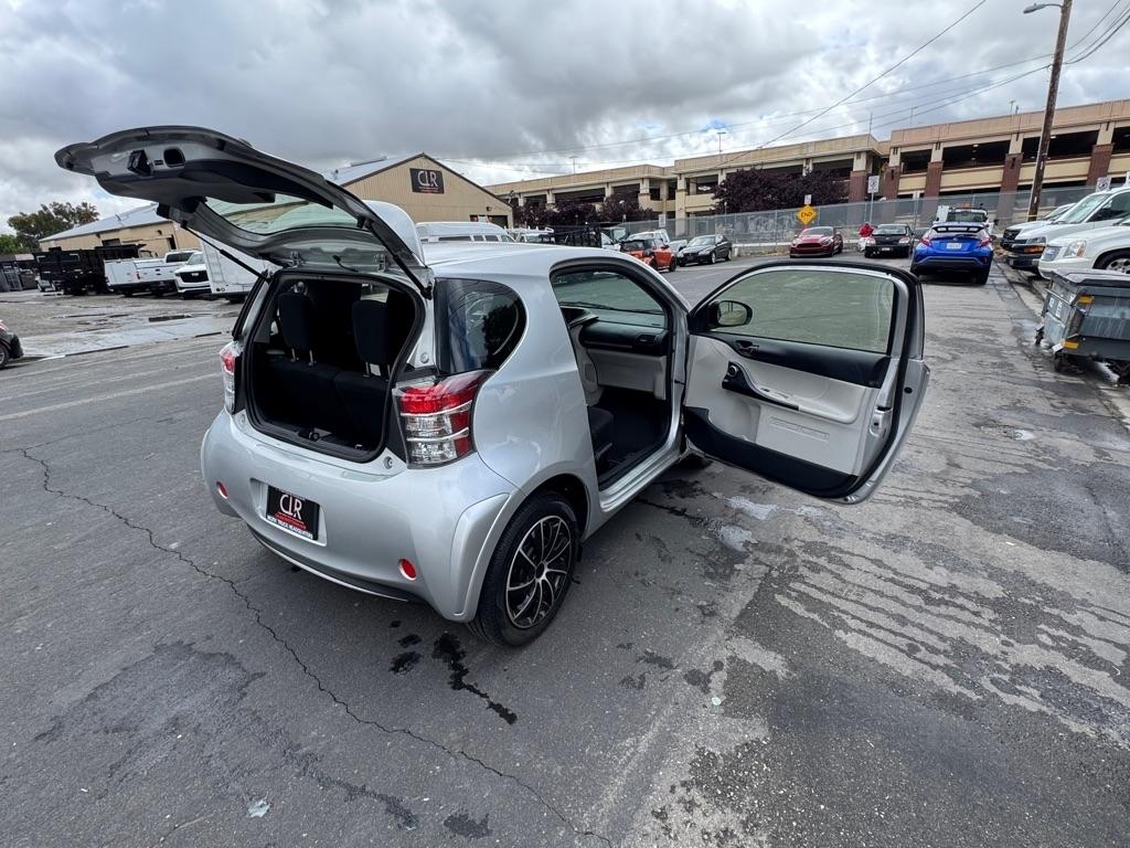 Scion iQ  2012