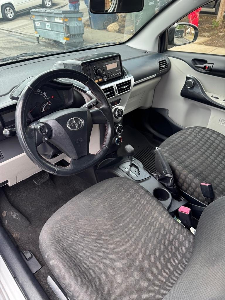 Scion iQ  2012