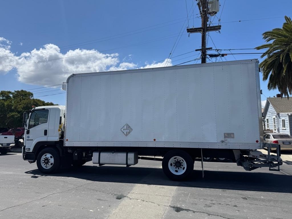 Isuzu Trucks FTR  2019